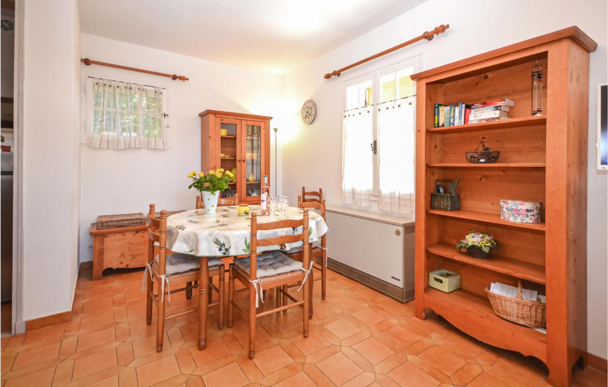 1 Bedroom Pet Friendly Home In Entrechaux Ngoại thất bức ảnh