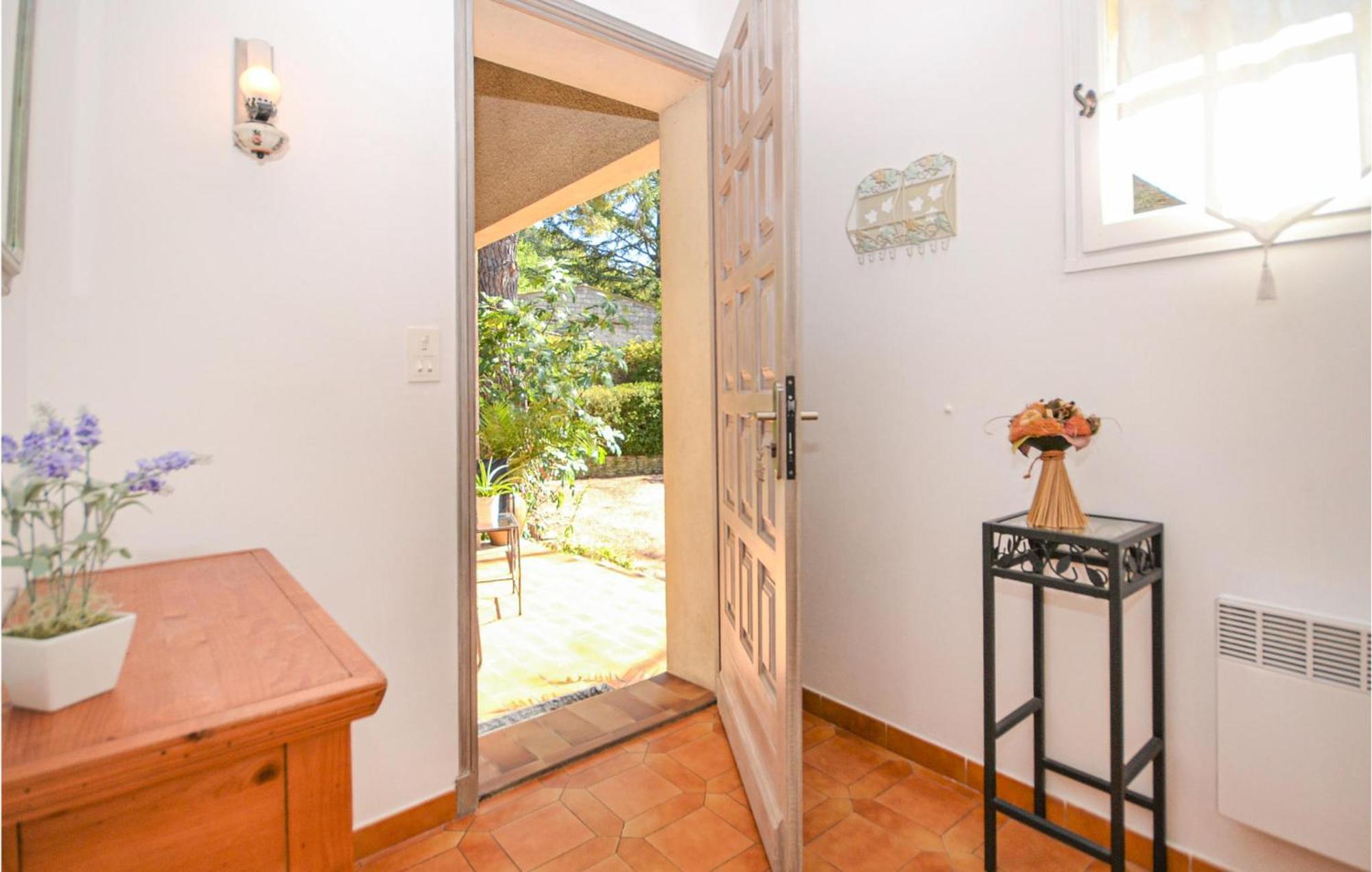 1 Bedroom Pet Friendly Home In Entrechaux Ngoại thất bức ảnh